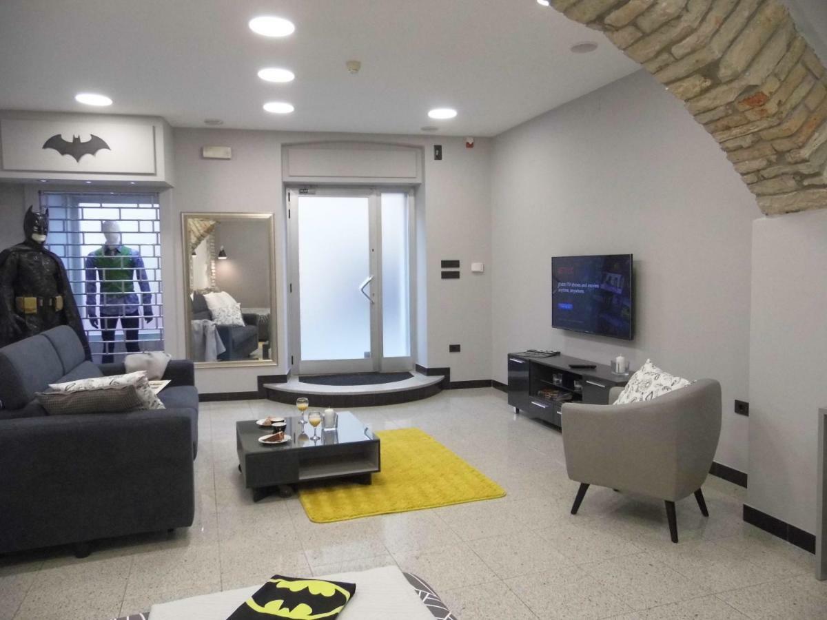 Batcave Apartment Pula Bagian luar foto