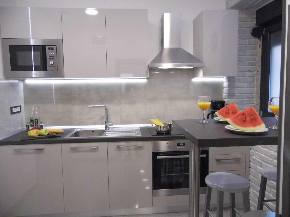 Batcave Apartment Pula Bagian luar foto