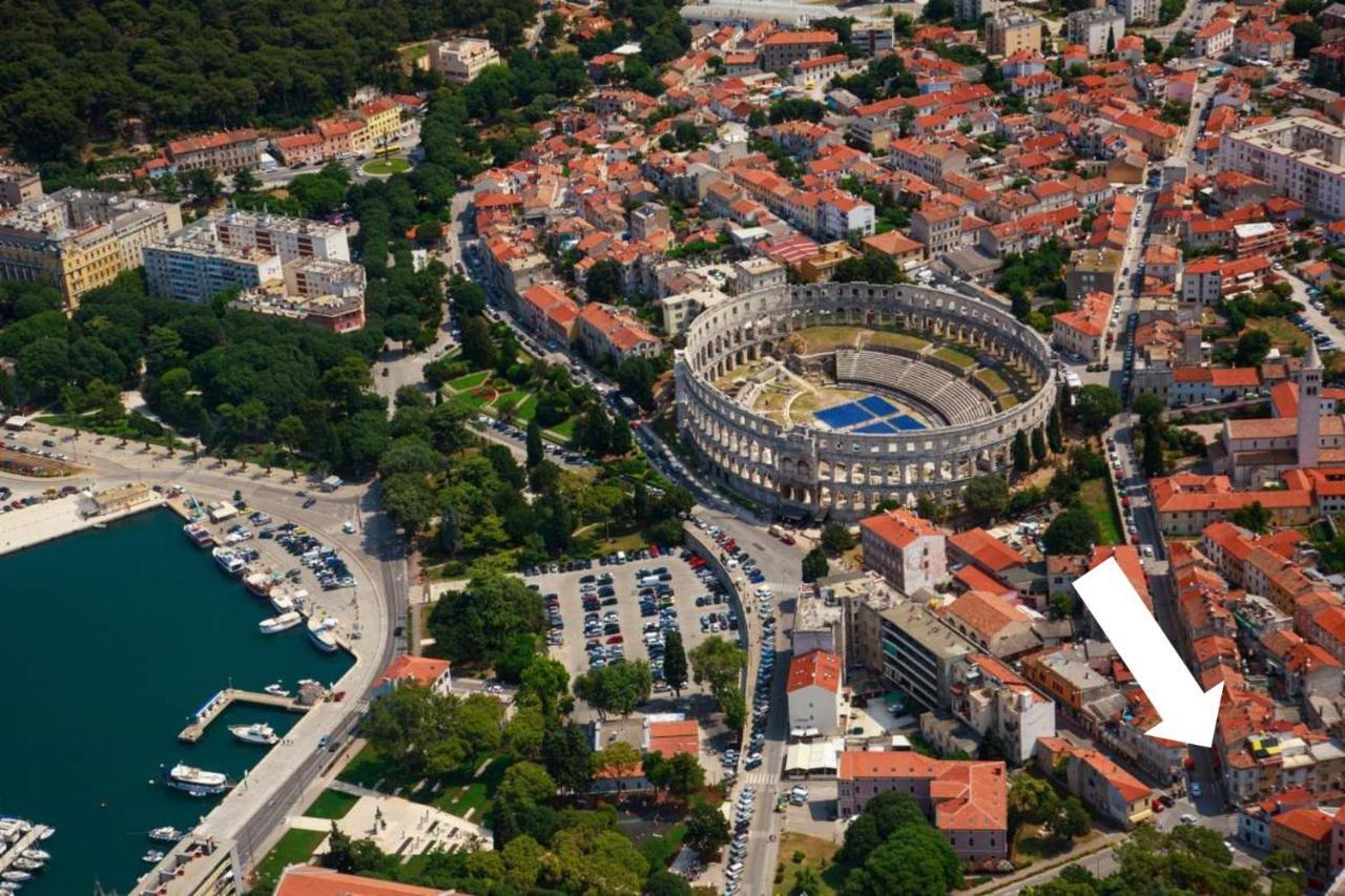 Batcave Apartment Pula Bagian luar foto